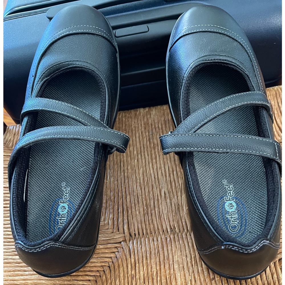 Orthofeet Black size 11 B Mary Jane comfort shoes, with Velcro, great condition